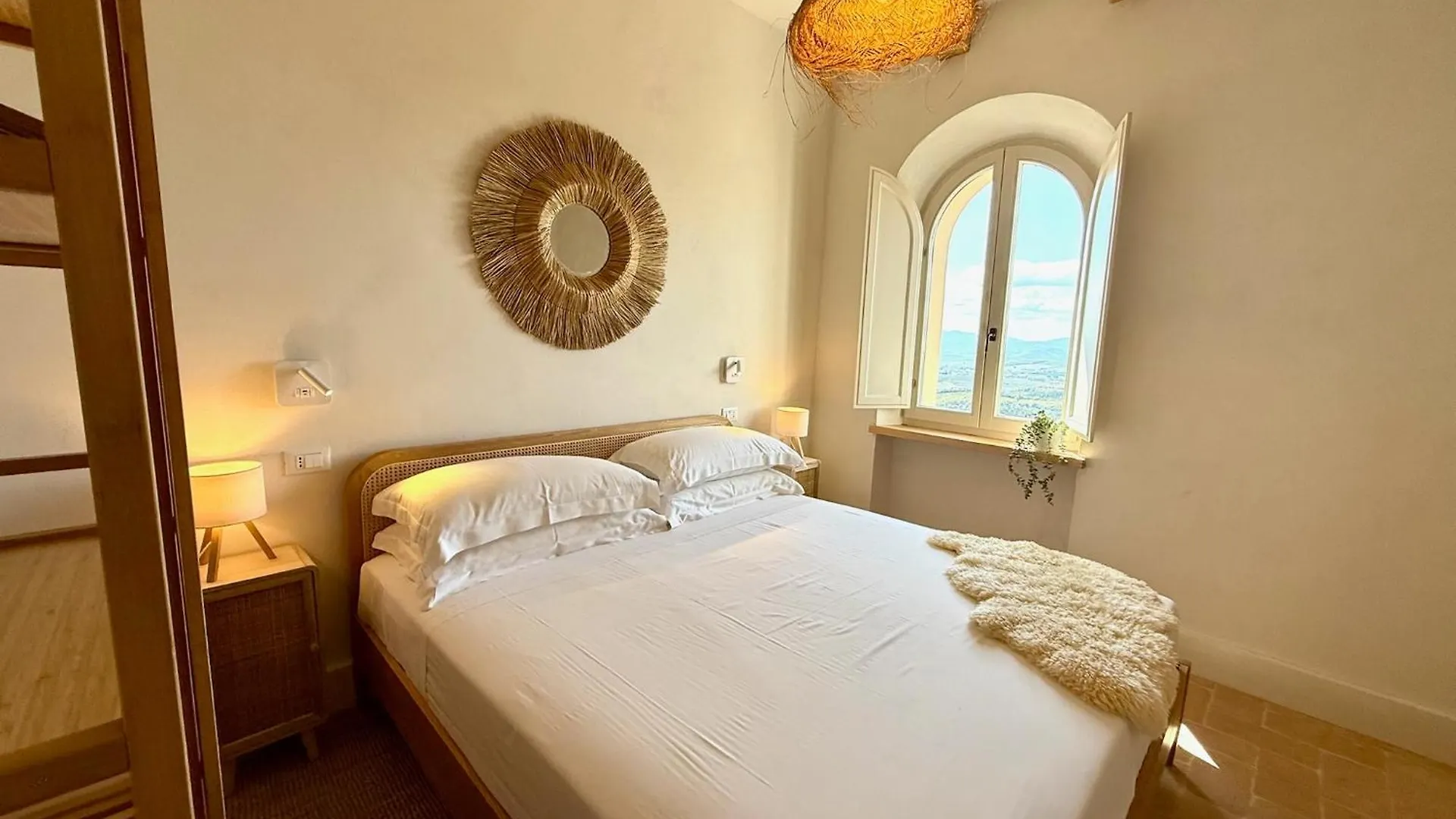 Conti Di San Bonifacio - Tuscan Townhouse Montemassi Aparthotel